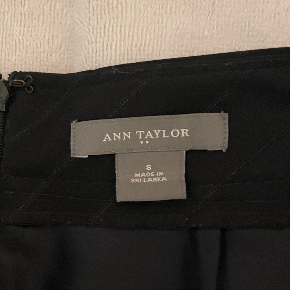 Ann Taylor Black Pencil Skirt - Picture 2 of 4
